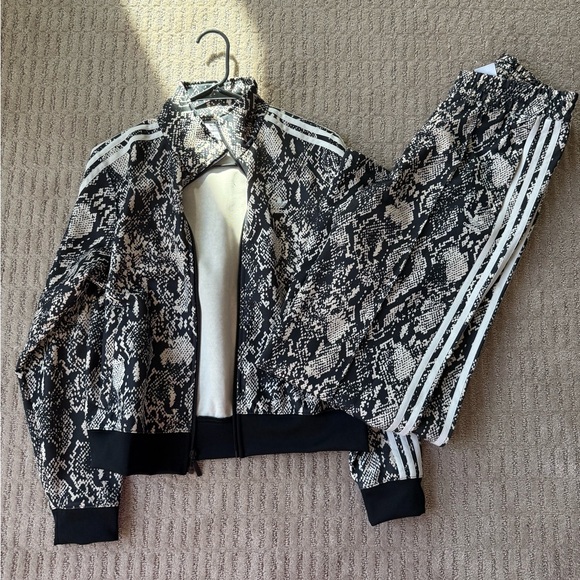 ADIDAS Python Print Jogger Set - Picture 1 of 9